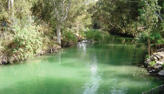 Minunea apei din Israel. De Bobotează, râul Iordan îşi schimbă cursul
