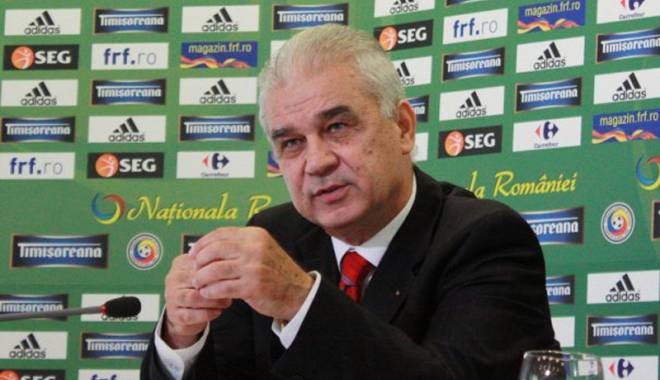Iordănescu schimbă echipa în meciul cu Danemarca - iordanescusursafrfrojpg-1416251837.jpg