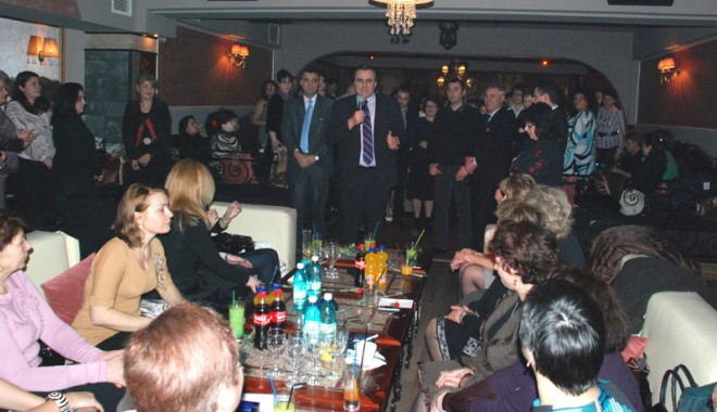 Zanfir Iorguș a organizat o petrecere pentru femeile din Mangalia - iorgus28martie-1330966052.jpg