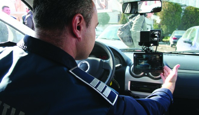 Litoralul, fără apărare în fața vitezomanilor! - ipjmasiniradarpolitie20-1340992056.jpg