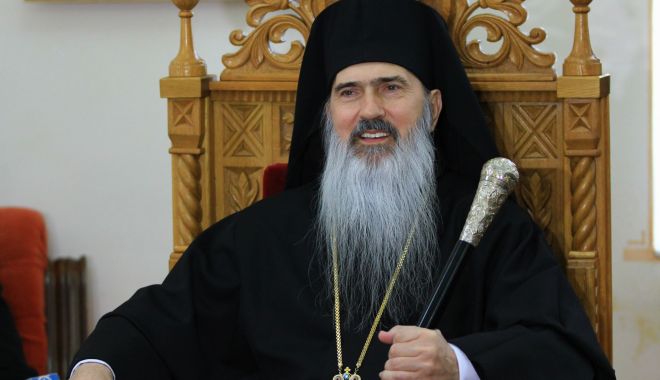 IPS Teodosie oficiază Acatistul Maicii Domnului la Catedrala arhiepiscopală „Sfinții Apostoli Petru și Pavel” - ipsteodosie4-1635424685.jpg