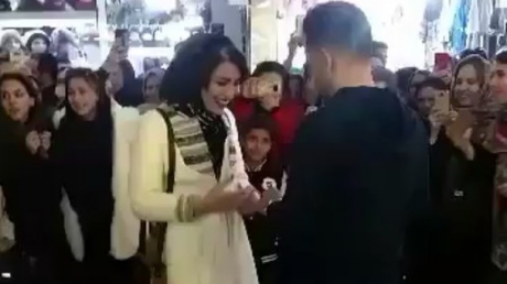 O cerere în căsătorie s-a terminat cu închisoare - iranieni94687100-1552153923.jpg