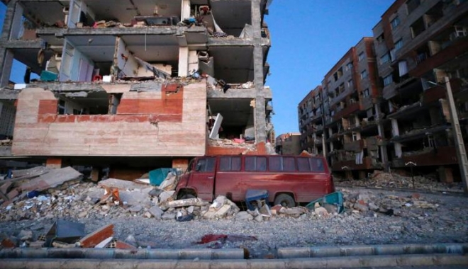 328 de morți și 4000 de răniți în Iran, după cutremurul produs la granița cu Irakul - iraniraqearthquake49366-1510583663.jpg
