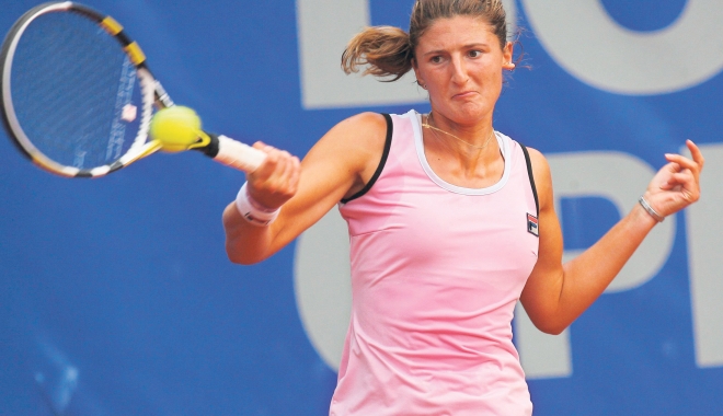 Irina Begu, învinsă de Angelique Kerber, în sferturile turneului WTA de la Charleston - irinacameliabegu-1460184609.jpg