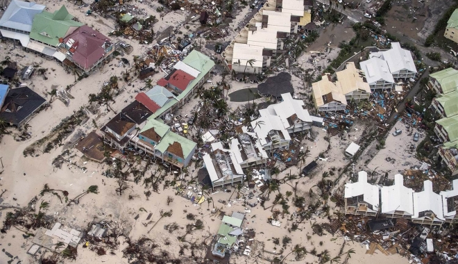 Uraganul Irma s-a intensificat la categoria 5 și a ajuns în Cuba. Peste un sfert din populația Floridei a primit ordin de evacuare - irma-1504947497.jpg