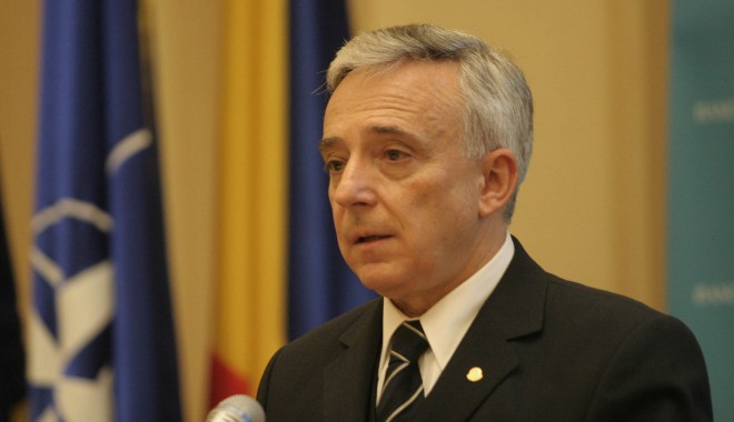 Mugur Isărescu rămâne la BNR - isarescu1-1402918644.jpg