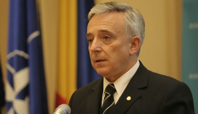 Mugur Isărescu, premiat de Universitatea 