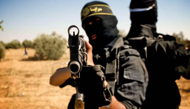 Un membru ISIS și-a executat public mama - isis-1452264523.jpg