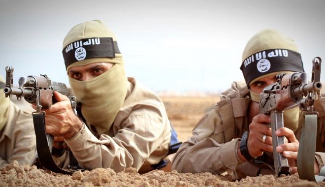 Un român este suspectat de legături cu organizații teroriste în Italia. Ce au descoperit polițiștii în mașina lui - isis-1534923209.jpg