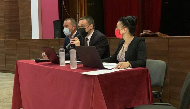 Care au fost temele primei întâlniri a ISJ Constanța cu directorii - isj-1632685209.jpg