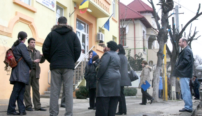 CANDIDAȚI SURPRIZĂ LA ȘEFIA ISJ CONSTANȚA! - isj1426791296-1462363012.jpg
