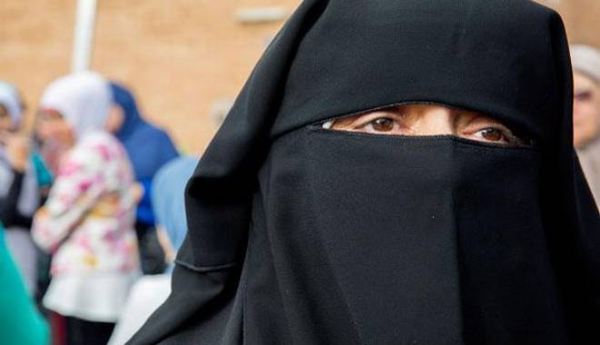 Românca acuzată de legături cu Statul Islamic, expulzată în România - islam-1440080739.jpg