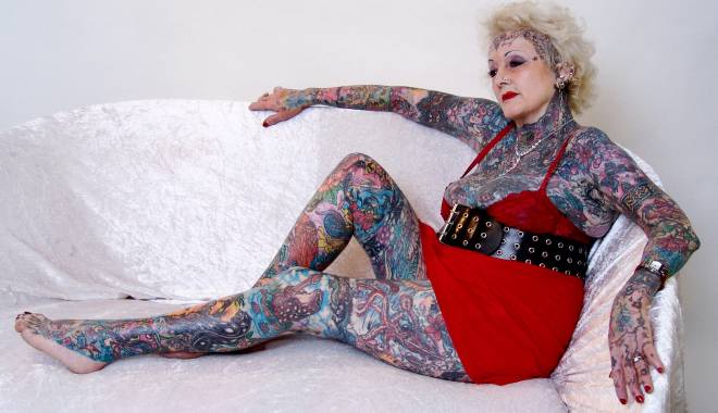 A murit cea mai tatuată femeie din lume - isobelonthecouch3byalexanderweho-1431450048.jpg