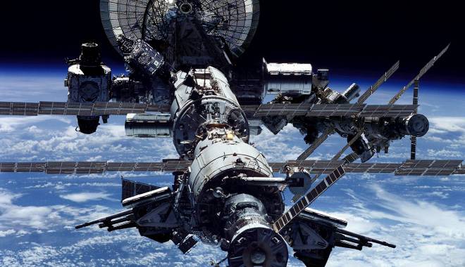 Au stat șapte ore în spațiu pentru o reparație la ISS - iss-1446899536.jpg