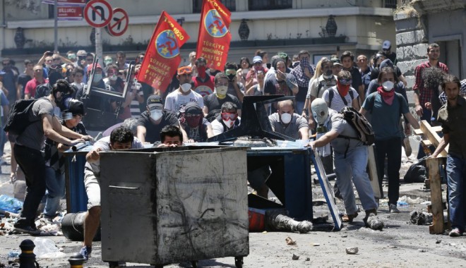 Reacțiile Uniunii Europene și SUA față de manifestațiile de la Istanbul - istanbul5-1370179622.jpg