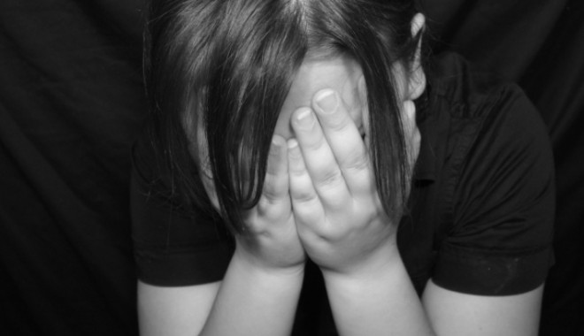 Și-a obligat fiica de 14 ani să devină mamă surogat, cu spermă cumpărată online - istock000003351672smallrape99424-1367244508.jpg