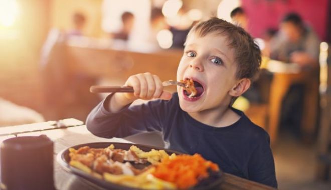 MEN: Programul-pilot de acordare a unui suport alimentar pentru preșcolarii și elevii din 50 de unități va continua - istock000056139980medium20151215-1536044807.jpg