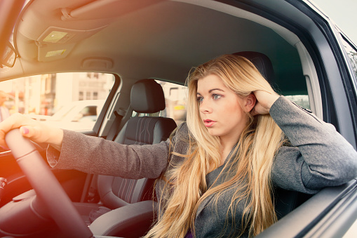 Blonda şi bunele intenţii - istockphoto1018364532170667a-1673799656.jpg