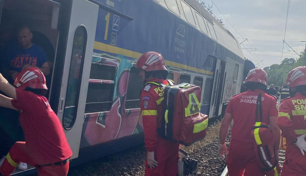 Planul Roşu de intervenţie, activat de dimineaţă! 250 de pasageri se aflau în trenul implicat în accident