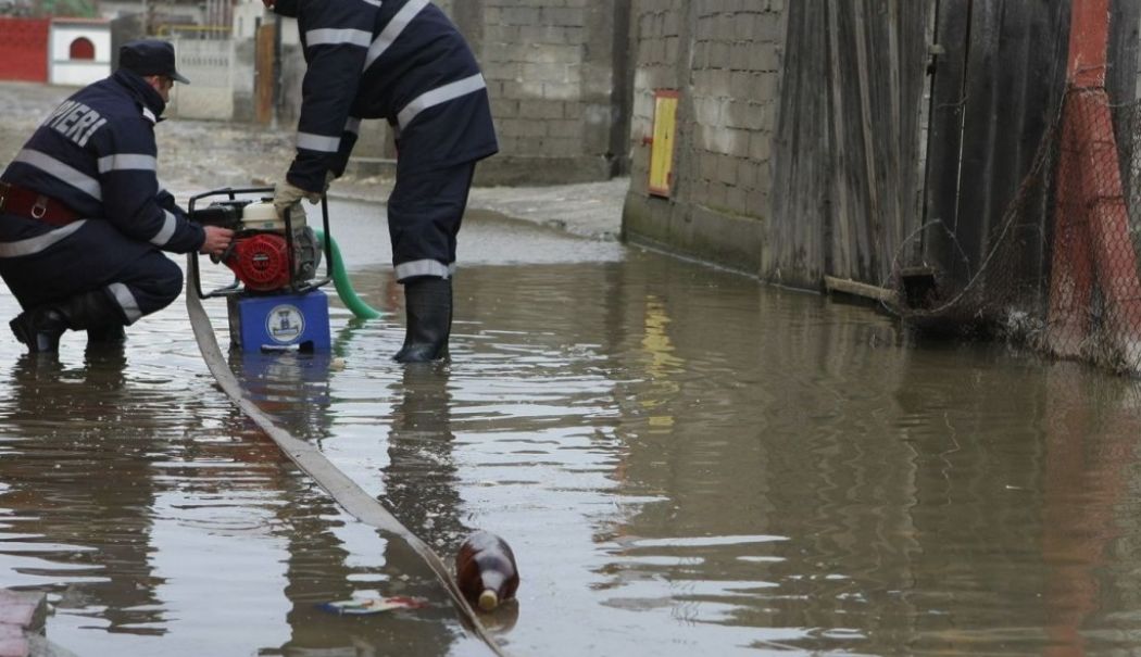 ISU trimite echipamente și personal suplimentar în județele afectate de cod portocaliu de vremea rea