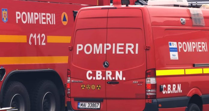Pericol pe strada Mircea cel Bătrân din Constanța. Un contor de gaz a luat foc - isupompiericbrngeneric696x369-1763362415.jpg