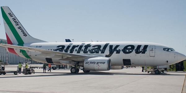 Alertă pe aeroportul din Napoli! Un avion a aterizat de urgență - italia-1440002158.jpg