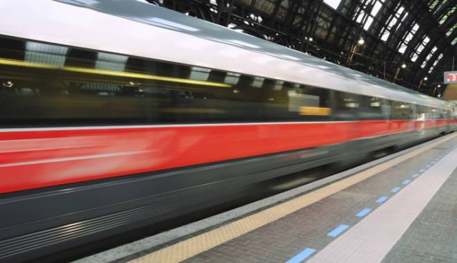 GEST STRIGĂTOR LA CER! O ROMÂNCĂ, ÎMPINSĂ în fața TRENULUI, în Italia - italianbullettrainfrecciarossa88-1416313439.jpg