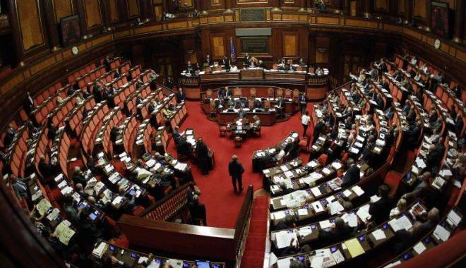 Parlamentarii condamnați vor fi privați de pensie - italysenate880a17aca41366376254-1431066066.jpg