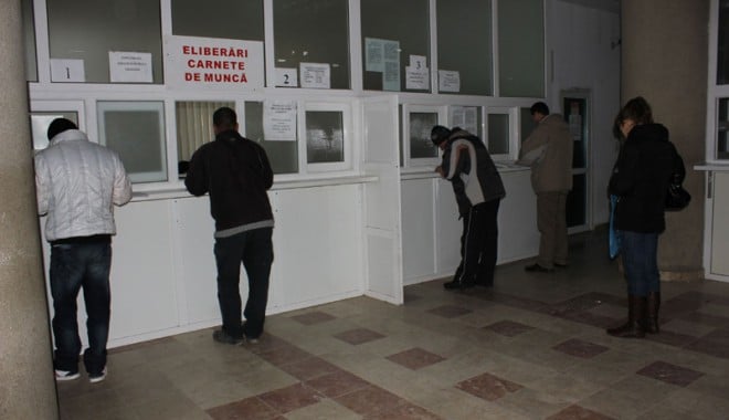 Mai aveți doar nouă zile pentru a vă completa gratuit stagiile în carnetul de muncă - itm15-1332355977.jpg