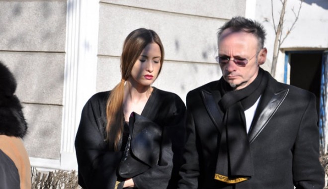 Iulia Albu s-a despărțit definitiv de Mihai Albu - iuliamihaidivort-1390406908.jpg