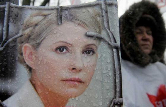 Iulia Timoșenko a fost transferată din închisoare la o clinică din Harkiv - iuliatimoenko-1334999490.jpg