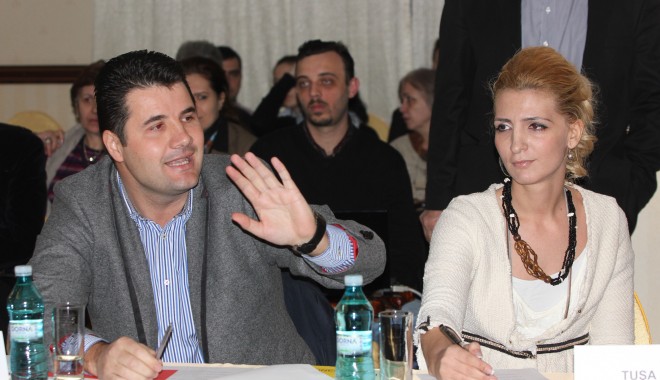 Iată de ce au lipsit de la ședința CLM Constanța consilierii PDL - iustinfabiantusasorina-1369390622.jpg
