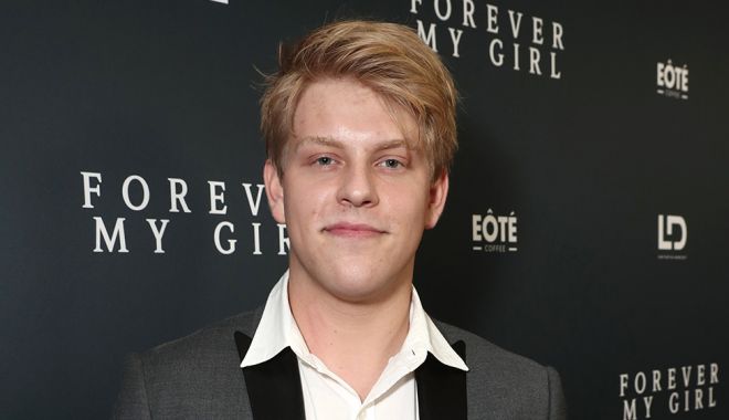 Un actor din serialul ''Modern Family'' a murit la 20 de ani - jacksonodell-1528725726.jpg