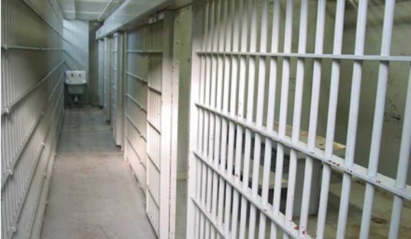 Vreți să nu ajungă copilul un infractor? Iată ce trebuie să știți - jail-1362665956.jpg