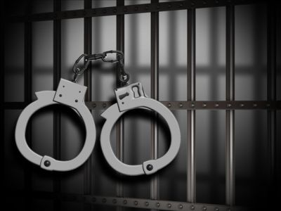Tâlhari băgați la zdup - jailbarsandcuffs-1343726883.jpg