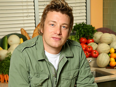 Restaurantul lui Jamie Oliver, distrus de huliganii din Londra - jamieoliver-1312963394.jpg