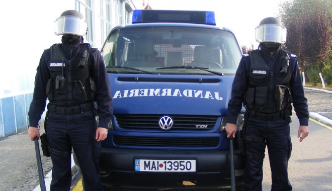 Jandarmii constănțeni, cu ochii în patru la meciul dintre Săgeata și Steaua - jandarmeriajpeg-1395425550.jpg