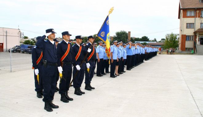 Jandarmii constănțeni omagiază eroii căzuți pe câmpurile de luptă - jandarmeriaziuaeroilor-1526487848.jpg