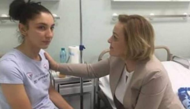 Jandarmerița bătută în Piața Victoriei este supravegheată în permanență de o colegă - jandarmerita34013900-1534678255.jpg