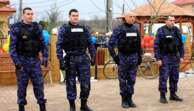 Jandarmii, prezenți la manifestările organizate cu prilejul Zilei Independenței - jandarmi-1525794304.jpg