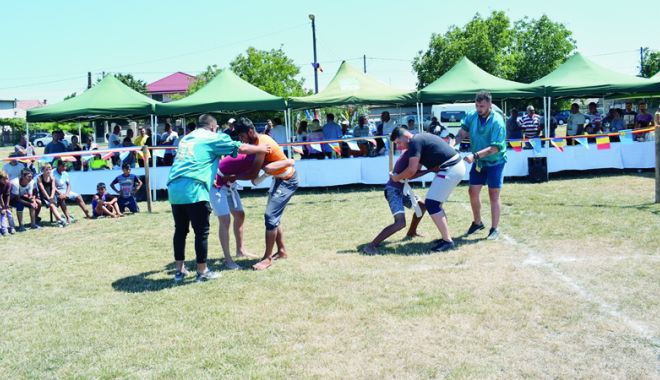 Oamenii legii vor asigura ordinea publică la evenimentele din week-end - jandarmi-1535121098.jpg