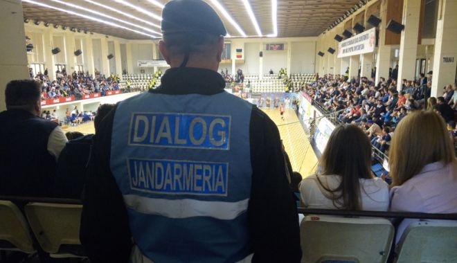 Jandarmii constănțeni,  la datorie în acest week-end - jandarmi-1542993848.jpg