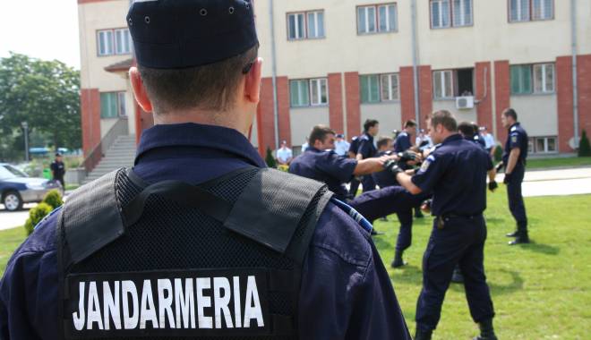 Jandarmii serbează Ziua Veteranilor de Război - jandarmi12-1430225906.jpg