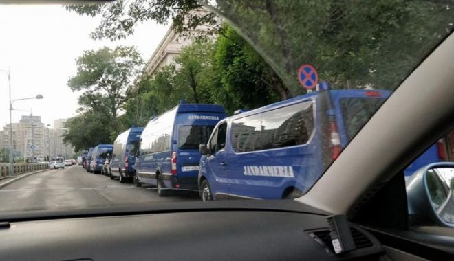 Prima reacție a Jandarmeriei după ce trupele antitero au fost fotografiate la protestul de sâmbătă - jandarmi218694300-1526206291.jpg
