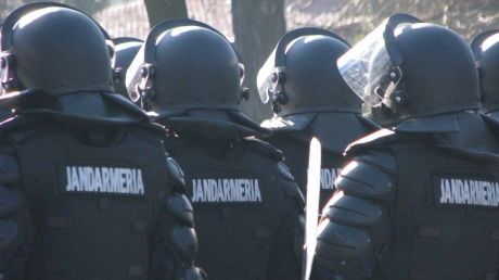 2.000 de jandarmi n-au trecut testele profesionale - jandarmi38648900-1309940610.jpg