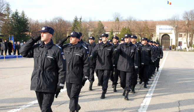 Băsescu a informat Parlamentul despre retragerea jandarmilor și polițiștilor români din Kosovo - jandarmi4-1317658823.jpg