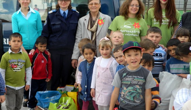 Jandarmii constănțeni s-au alăturat voluntarilor - jandarmiconstantenivoluntari-1400258893.jpg