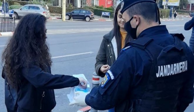 Prinși cu droguri, în cartierul Poarta 6, la intrare în Port - jandarmidroguri2-1612206111.jpg