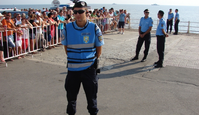 Jandarmii vor fi prezenți într-un efectiv numeros la Ziua Marinei - jandarmii-1471003429.jpg