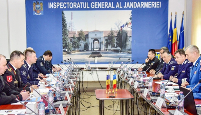 Jandarmii români, schimb de experiență cu omologii lor din Moldova - jandarmii-1492013910.jpg
